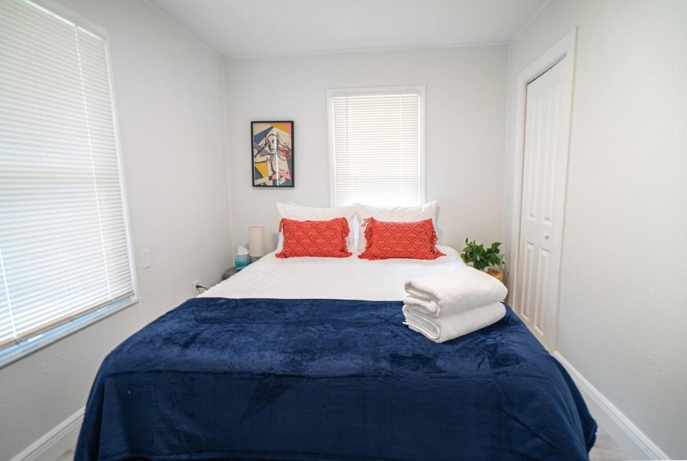 Homey Cozy Newly Renovated Stylish&Chic 7 Guests Τάμπα Εξωτερικό φωτογραφία